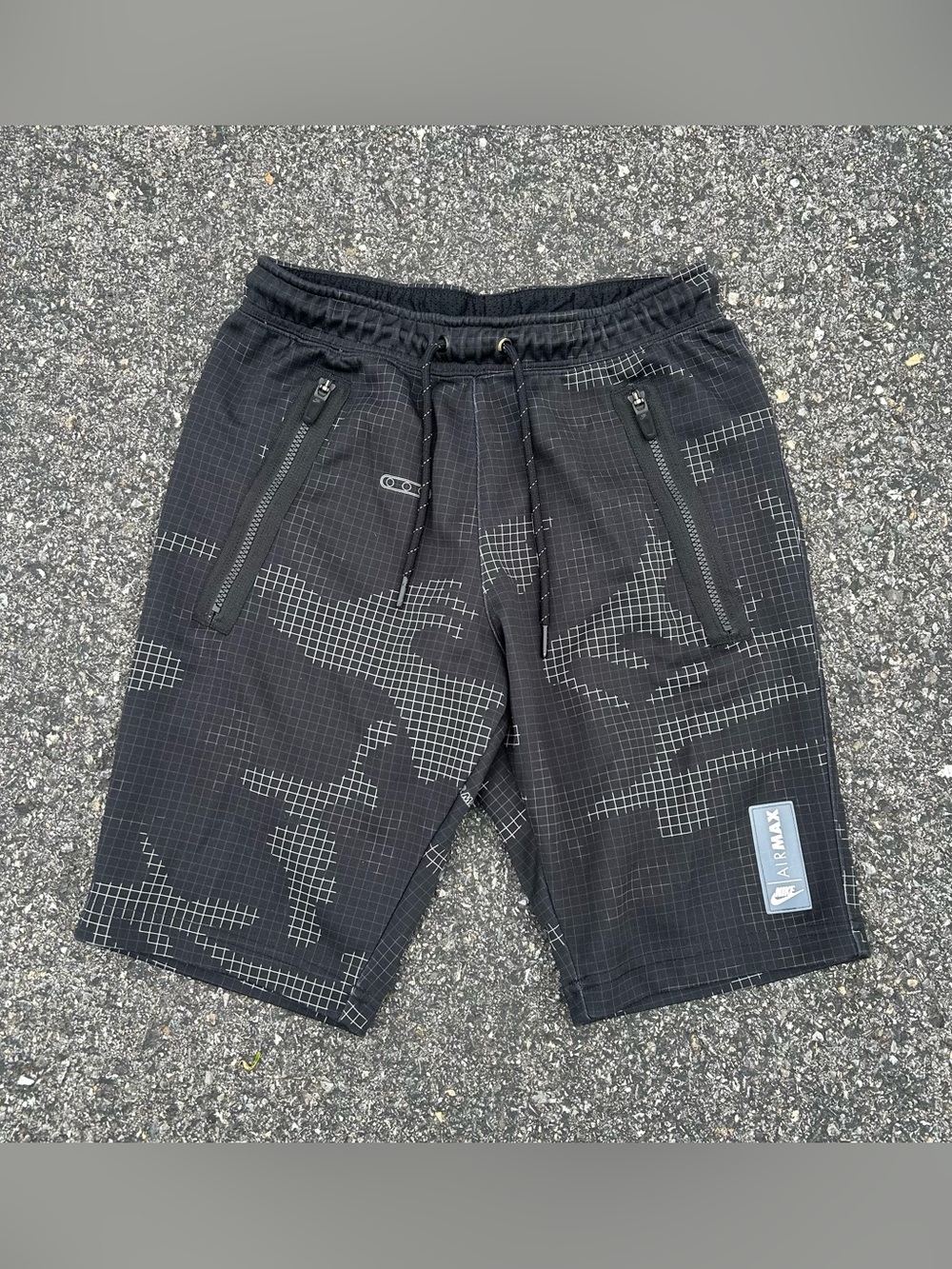 Men’s Nike Tech Air Max Shorts XS Black Digi Camouflage Heavy Duty Zipper
